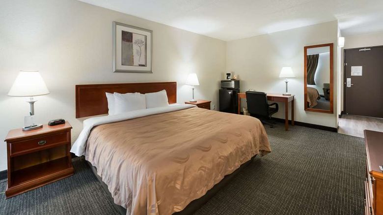 <b>Quality Inn & Suites Room</b>. Images powered by <a href="https://iceportal.shijigroup.com/" title="IcePortal" target="_blank">IcePortal</a>.