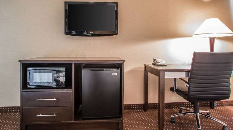 <b>Quality Inn Chicago-Elgin Room</b>. Images powered by <a href="https://iceportal.shijigroup.com/" title="IcePortal" target="_blank">IcePortal</a>.