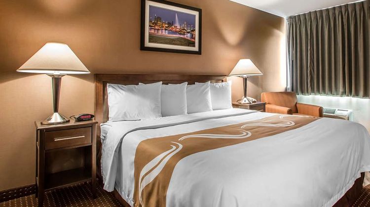 Quality Inn Chicago-Elgin Suite