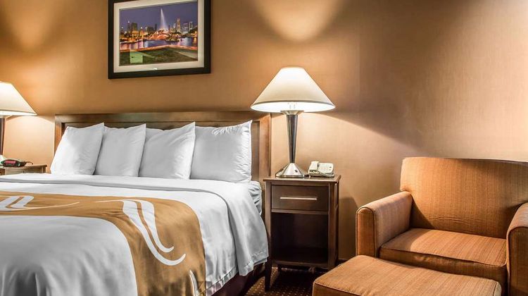 Quality Inn Chicago-Elgin Suite