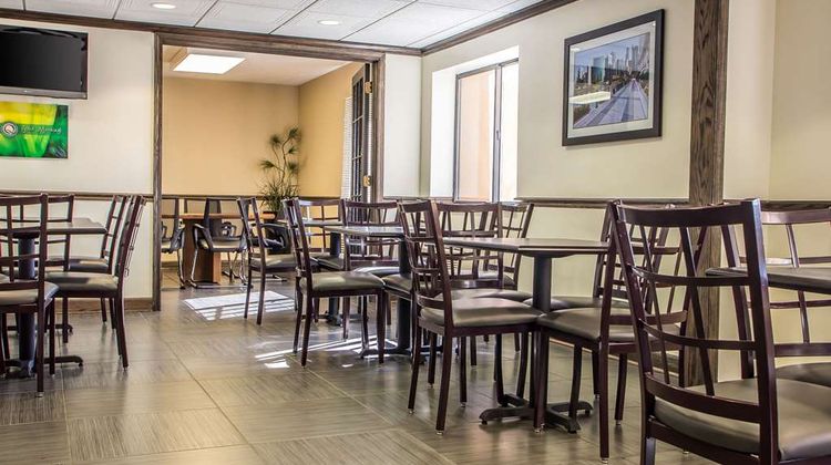 Quality Inn Chicago-Elgin Restaurant