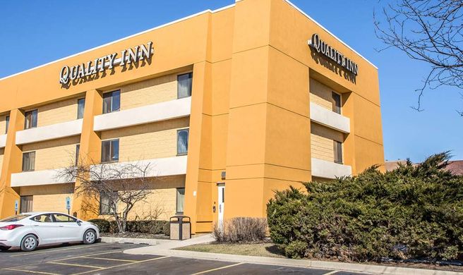 Quality Inn Chicago-Elgin Exterior