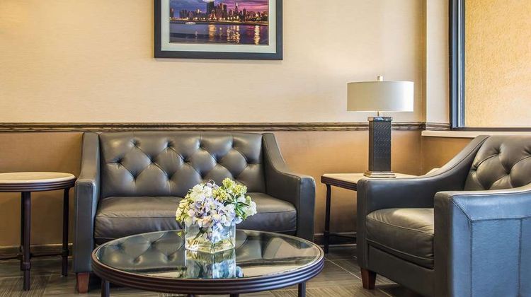 Quality Inn Chicago-Elgin Lobby