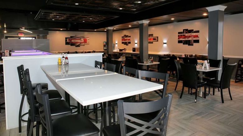<b>Quality Inn O'Hare Airport Restaurant</b>. Images powered by <a href="https://iceportal.shijigroup.com/" title="IcePortal" target="_blank">IcePortal</a>.