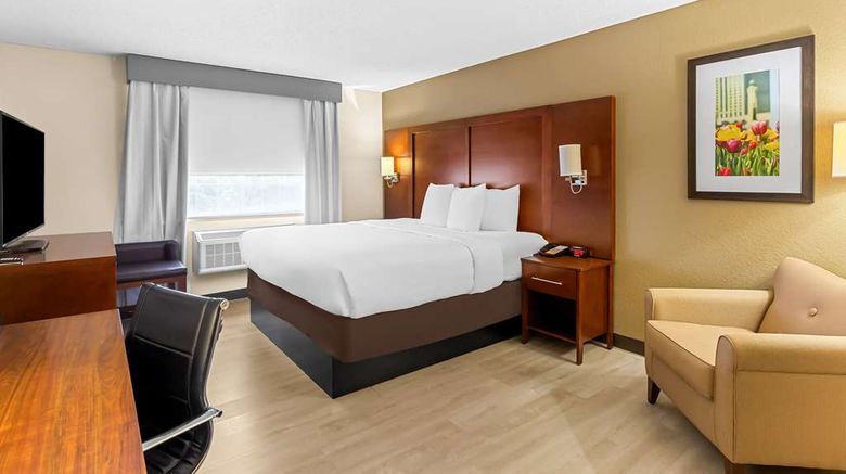 <b>Comfort Suites Room</b>. Images powered by <a href="https://iceportal.shijigroup.com/" title="IcePortal" target="_blank">IcePortal</a>.