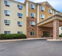 Comfort Suites Exterior