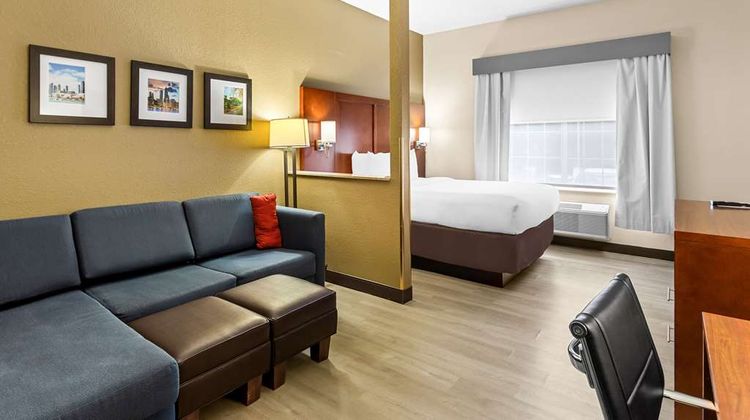 Comfort Suites Suite