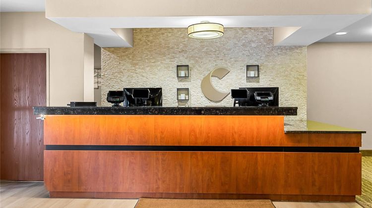 Comfort Suites Lobby