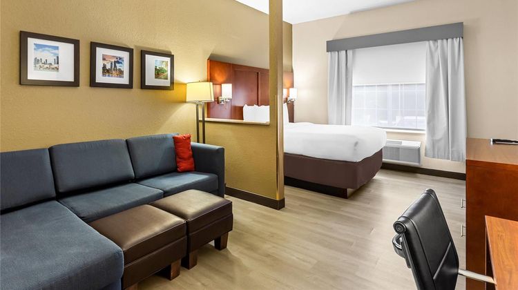 Comfort Suites Suite