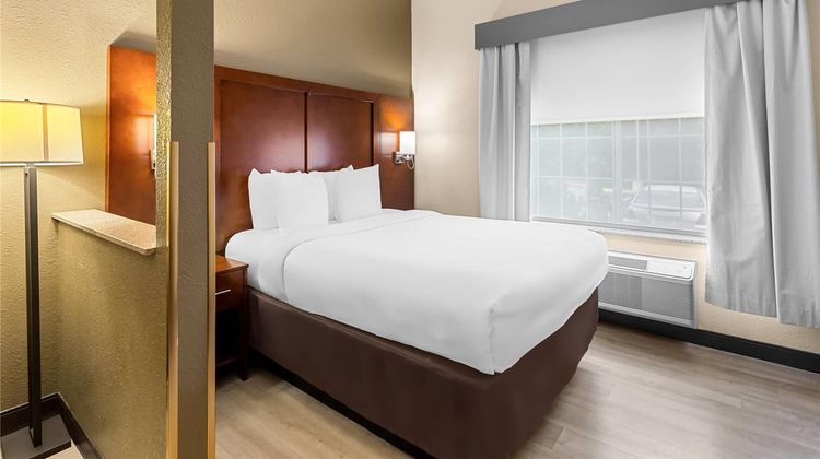 Comfort Suites Suite