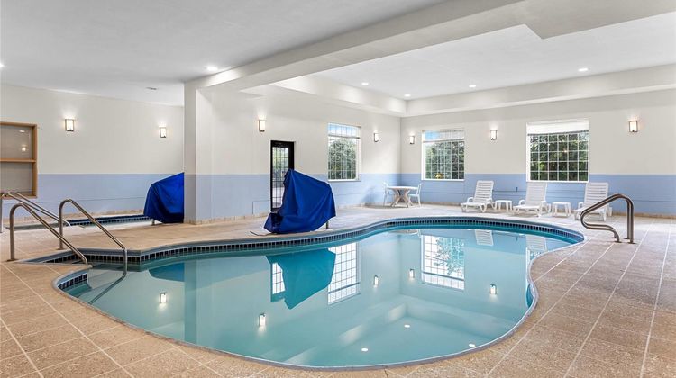 Comfort Suites Pool