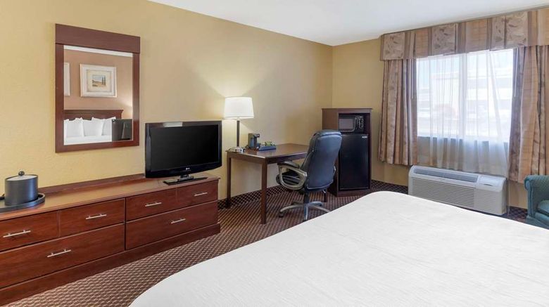 <b>Quality Inn & Suites Room</b>. Images powered by <a href="https://iceportal.shijigroup.com/" title="IcePortal" target="_blank">IcePortal</a>.