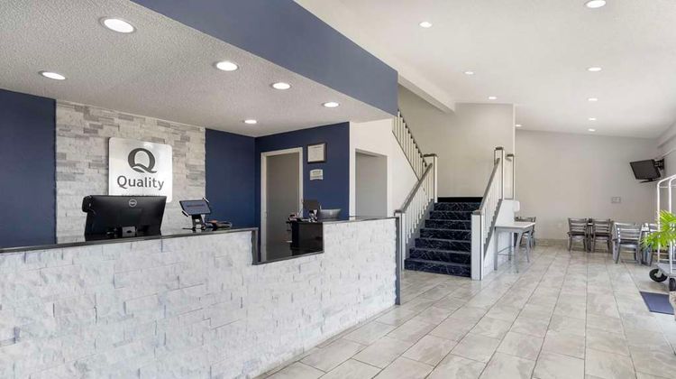Quality Inn & Suites Lobby