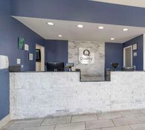 Quality Inn & Suites Lobby