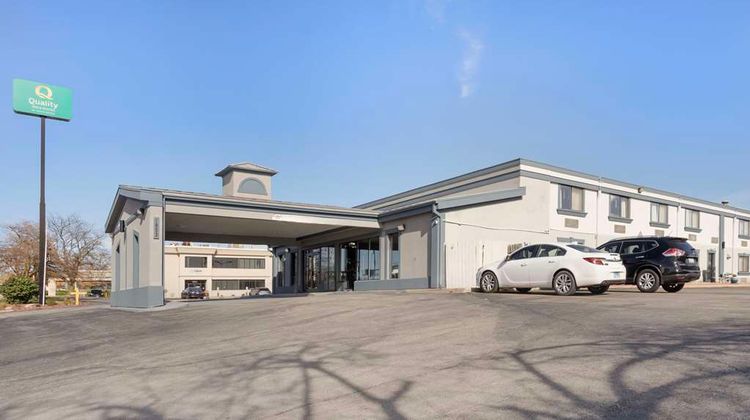 Quality Inn & Suites Exterior
