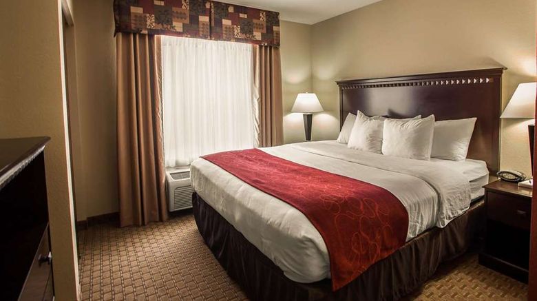 <b>Comfort Suites Suite</b>. Images powered by <a href="https://iceportal.shijigroup.com/" title="IcePortal" target="_blank">IcePortal</a>.