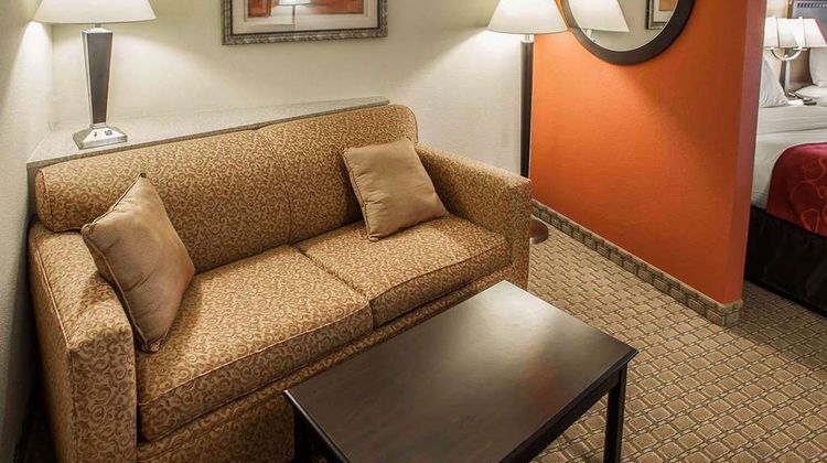 Comfort Suites Bloomington Suite