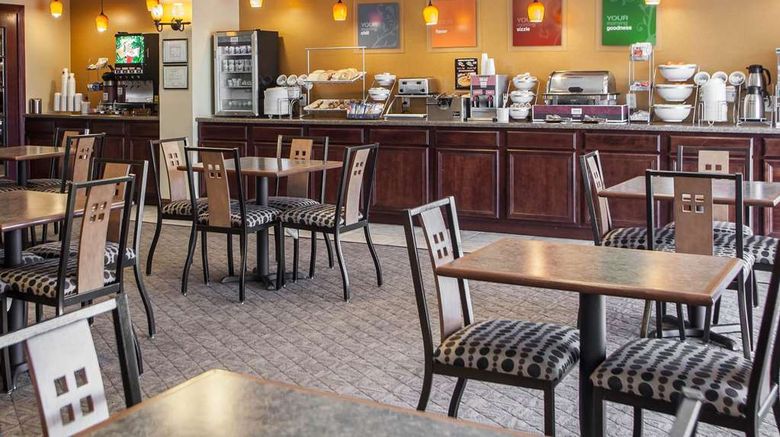 <b>Comfort Suites Bloomington Restaurant</b>. Images powered by <a href="https://iceportal.shijigroup.com/" title="IcePortal" target="_blank">IcePortal</a>.