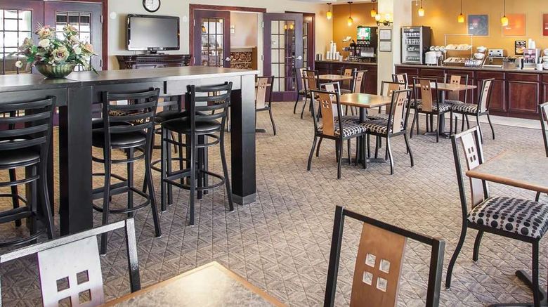 <b>Comfort Suites Bloomington Restaurant</b>. Images powered by <a href="https://iceportal.shijigroup.com/" title="IcePortal" target="_blank">IcePortal</a>.