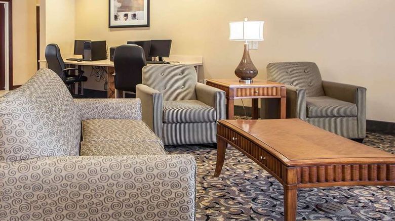 <b>Comfort Suites Lobby</b>. Images powered by <a href="https://iceportal.shijigroup.com/" title="IcePortal" target="_blank">IcePortal</a>.