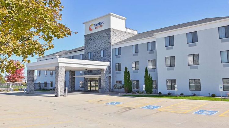 Comfort Suites Bloomington Exterior