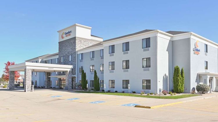 Comfort Suites Bloomington Exterior