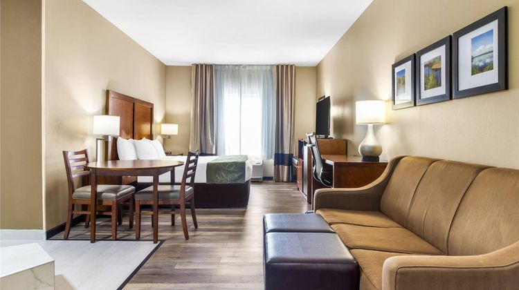 Comfort Suites Room