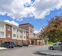 Comfort Suites Exterior