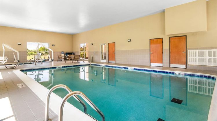 Comfort Suites Pool