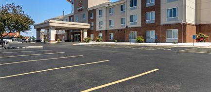 Comfort Suites Exterior