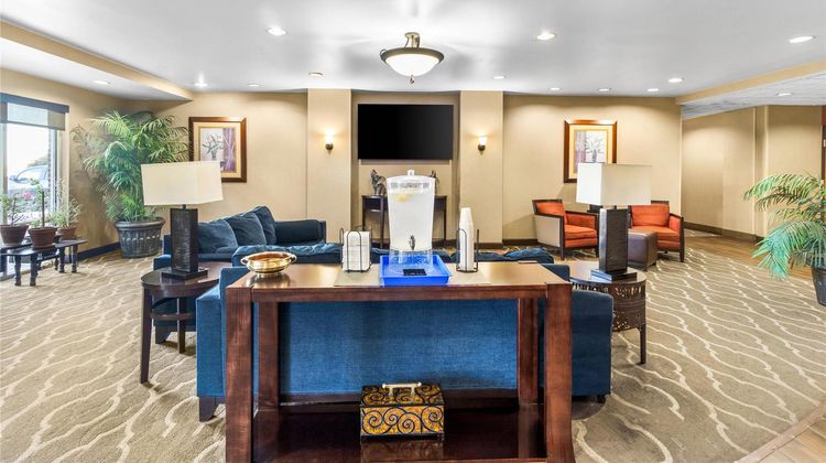 Comfort Suites Lobby