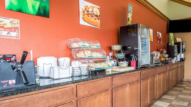 <b>Quality Inn Restaurant</b>. Images powered by <a href="https://iceportal.shijigroup.com/" title="IcePortal" target="_blank">IcePortal</a>.