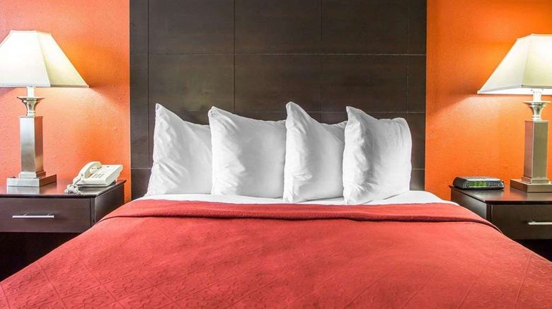 <b>Quality Inn Room</b>. Images powered by <a href="https://iceportal.shijigroup.com/" title="IcePortal" target="_blank">IcePortal</a>.