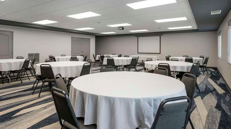 <b>Comfort Suites, Elgin Meeting</b>. Images powered by <a href="https://iceportal.shijigroup.com/" title="IcePortal" target="_blank">IcePortal</a>.
