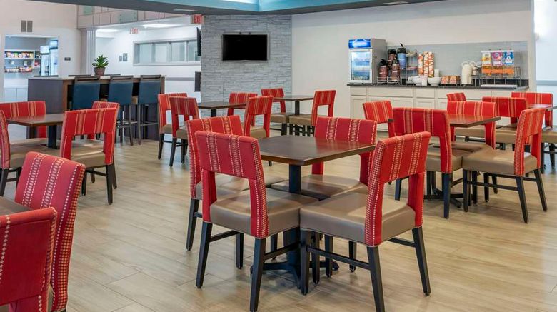 <b>Comfort Suites, Elgin Restaurant</b>. Images powered by <a href="https://iceportal.shijigroup.com/" title="IcePortal" target="_blank">IcePortal</a>.