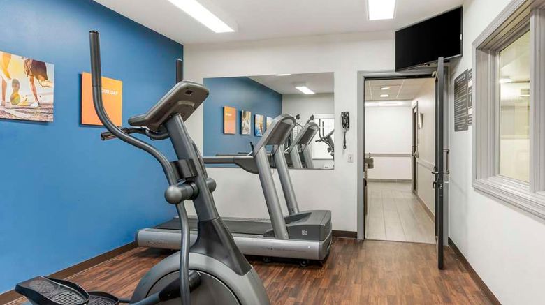 <b>Comfort Suites, Elgin Health</b>. Images powered by <a href="https://iceportal.shijigroup.com/" title="IcePortal" target="_blank">IcePortal</a>.