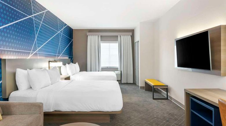 <b>Comfort Suites, Elgin Suite</b>. Images powered by <a href="https://iceportal.shijigroup.com/" title="IcePortal" target="_blank">IcePortal</a>.