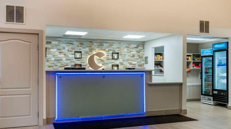 <b>Comfort Suites, Elgin Lobby</b>. Images powered by <a href="https://iceportal.shijigroup.com/" title="IcePortal" target="_blank">IcePortal</a>.