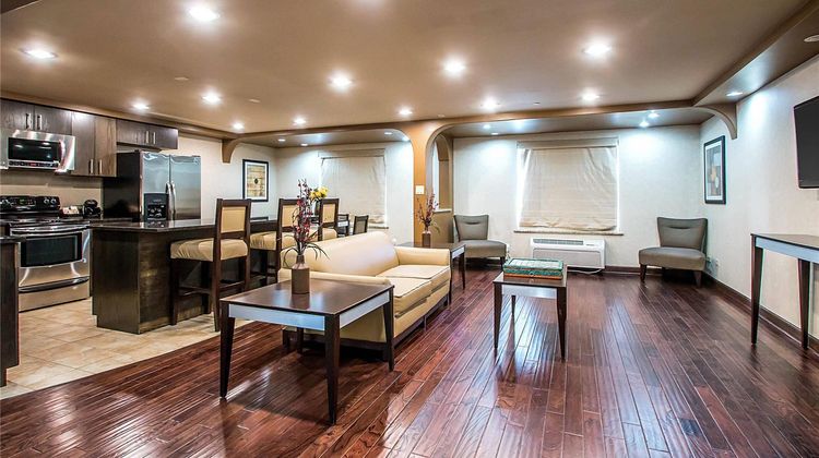 Clarion Inn Elmhurst - Oakrbook Suite