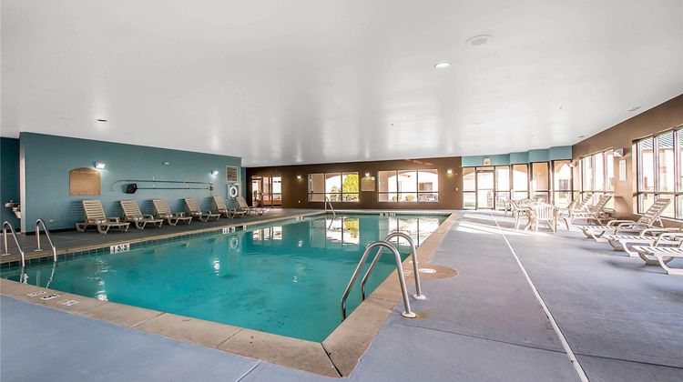 Clarion Inn Elmhurst - Oakrbook Pool
