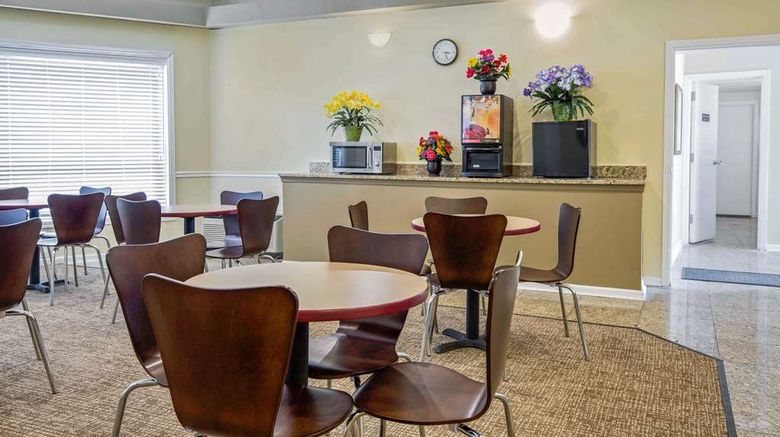 <b>Rodeway Inn Lyons Restaurant</b>. Images powered by <a href="https://iceportal.shijigroup.com/" title="IcePortal" target="_blank">IcePortal</a>.