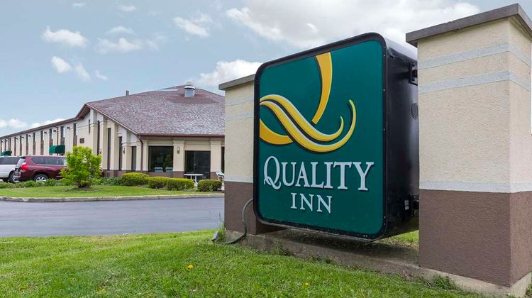 Quality Inn Sycamore Exterior