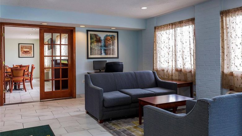 <b>Quality Inn Sycamore Lobby</b>. Images powered by <a href="https://iceportal.shijigroup.com/" title="IcePortal" target="_blank">IcePortal</a>.