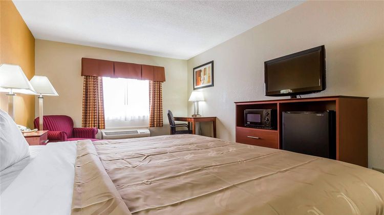 Quality Inn Sycamore Room
