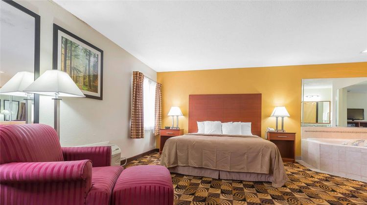 Quality Inn Sycamore Room