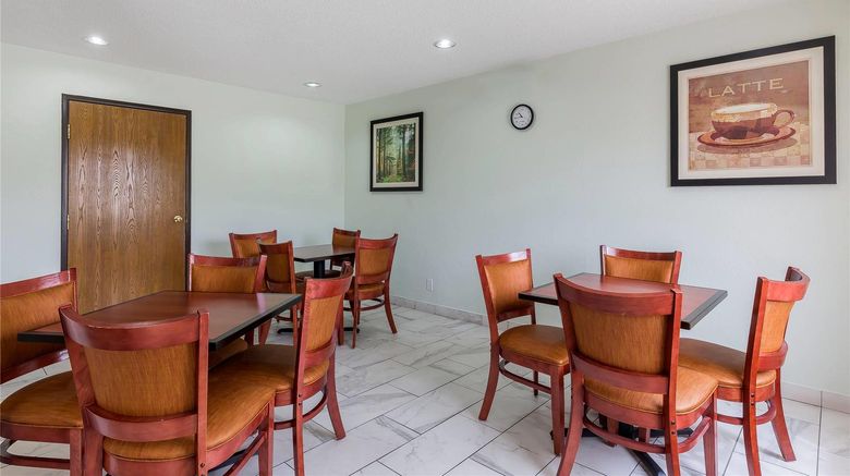 <b>Quality Inn Sycamore Restaurant</b>. Images powered by <a href="https://iceportal.shijigroup.com/" title="IcePortal" target="_blank">IcePortal</a>.