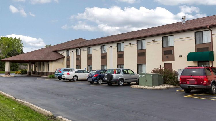 Quality Inn Sycamore Exterior