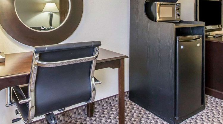 Quality Inn Room