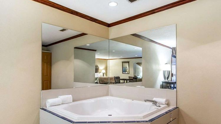 Quality Inn Suite