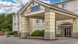<b>Comfort Inn & Suites Exterior</b>. Images powered by <a href="https://iceportal.shijigroup.com/" title="IcePortal" target="_blank">IcePortal</a>.